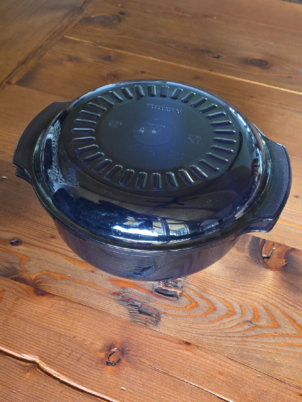 Tupperware Microwave  9" Covered Casserole EUC